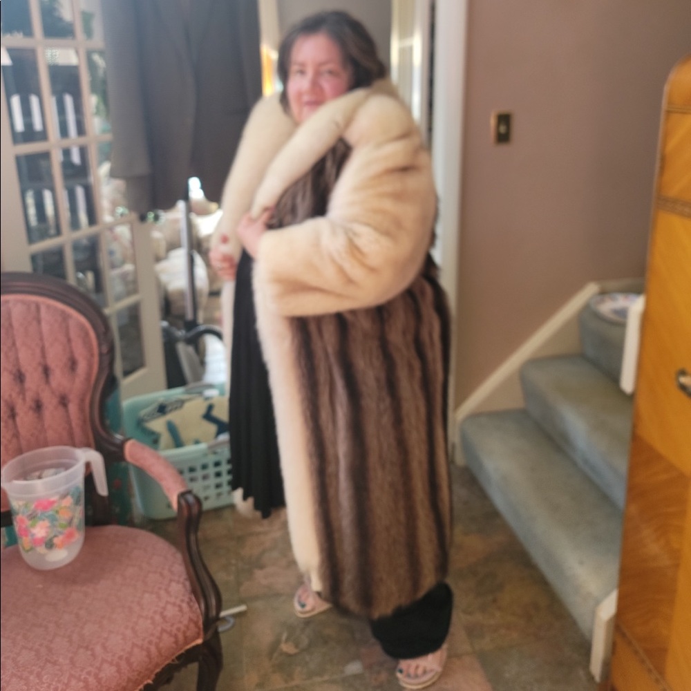 Vintage Full Length Fox Fur Coat - Picture 13 of 14